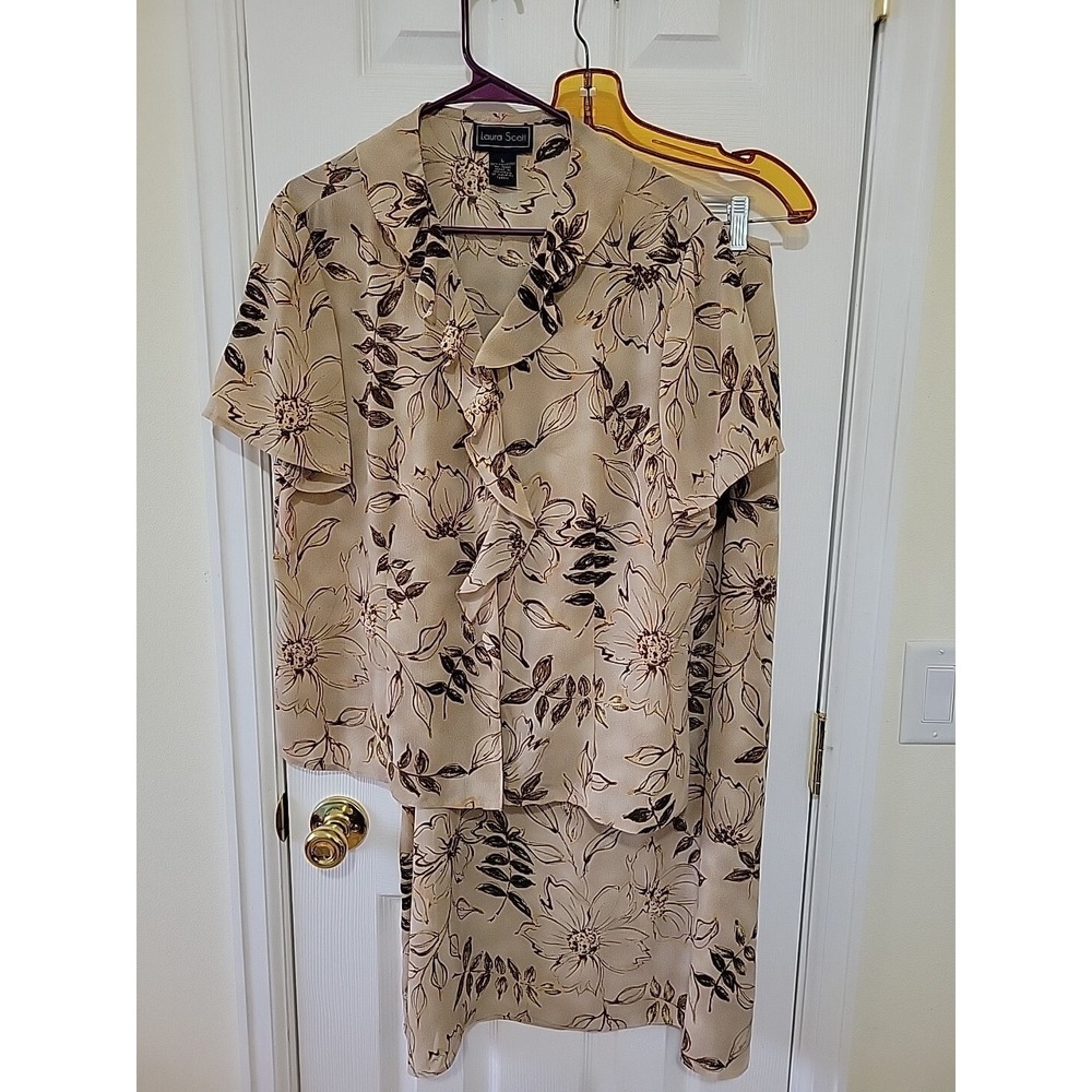 Laura Scott Skirt Set Size L/XL Tan Brown Floral Short Sleeve Elastic Ruffle